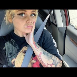 Meet your Posher, Olivia